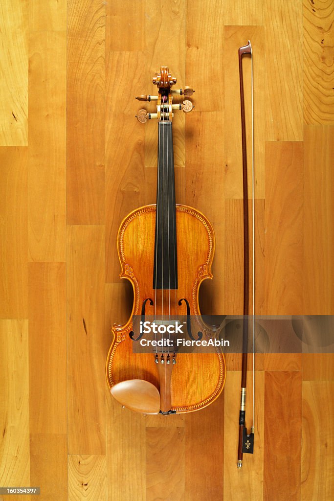おしゃれな寄木張りのバイオリンを演奏 - エボニーのロイヤリティフリーストックフォト