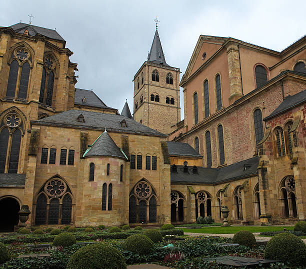 catedral de trier - trierer dom fotografías e imágenes de stock