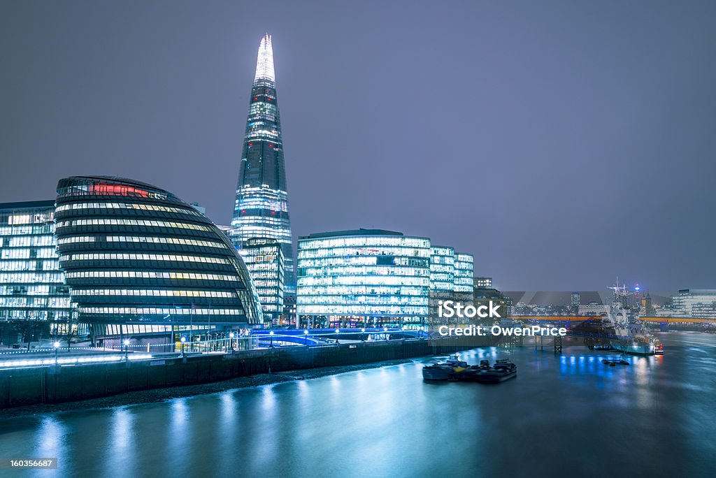 Edificios de la ciudad de Londres al río Támesis Shard City Hall - Foto de stock de Londres - Inglaterra libre de derechos