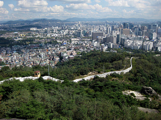 istock View of Seoul from Inwangsan 160363092