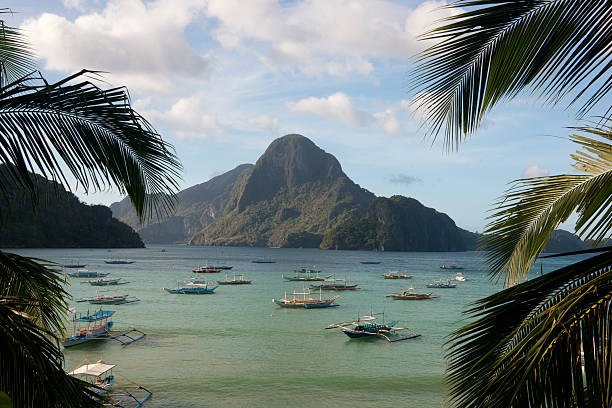 エキゾチックなビーチ - nautical vessel philippines mindanao palawan ストックフォトと画像