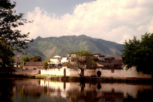 The Hongcun village, located a few kilometers from the famous Huangshan Mountain, has been classified as World Heritage by UNESCO