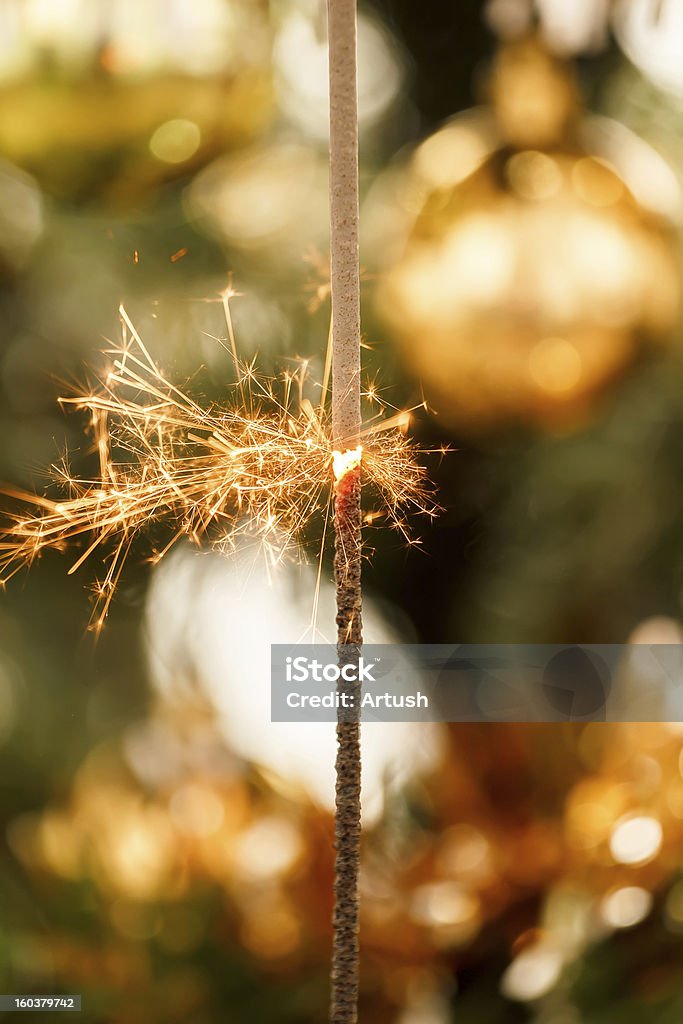 burning brilhante e fora de foco Árvore de Natal - Royalty-free Amarelo Foto de stock