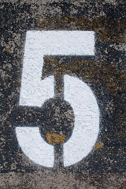 istock Number five sign in grunge style 160383171