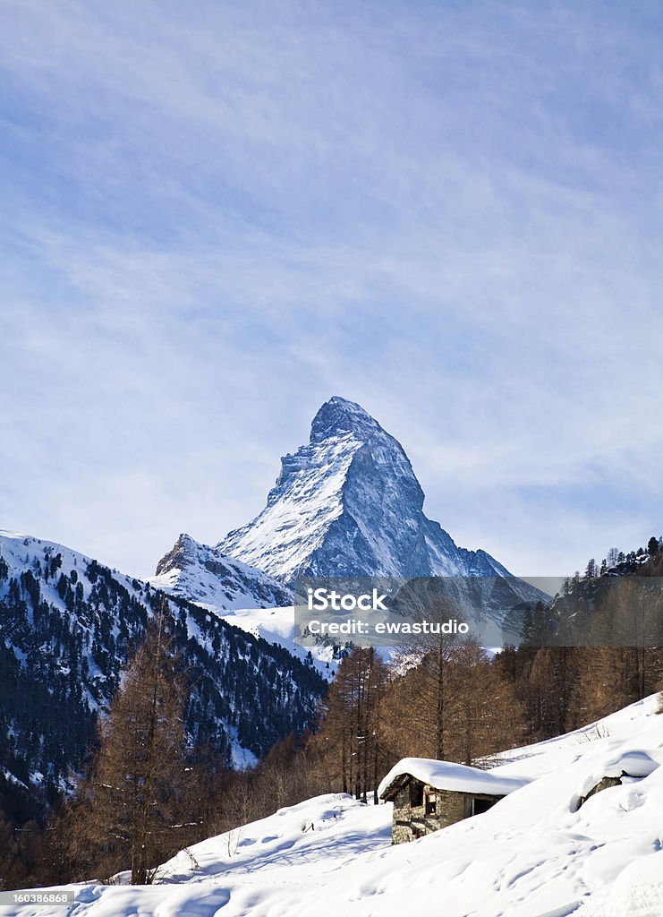 Montanha Matterhorn de zermatt, Suíça.  Inverno nos Alpes Suíços - Foto de stock de Alpes europeus royalty-free