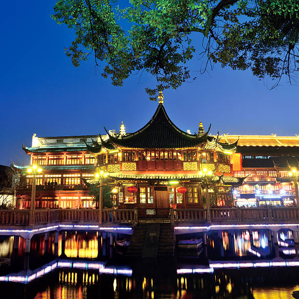 istock Yuyuan Garden at night 160388776