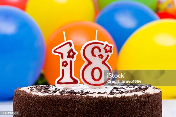 18 Th 생일 케이크 18에 대한 스톡 사진 및 기타 이미지 - 18, 18-19세, 생일
