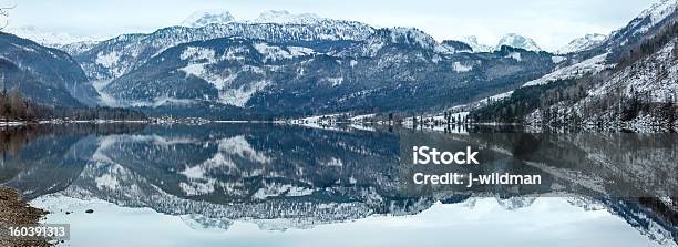 Alpine Winter Lake Panorama Stockfoto und mehr Bilder von Alpen - Alpen, Baum, Bedeckter Himmel