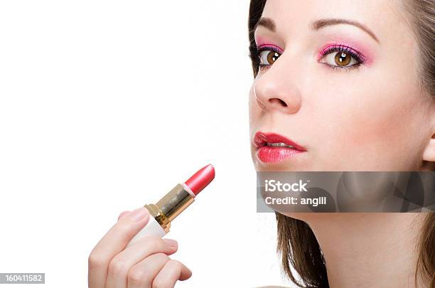 Applicare Il Rossetto - Fotografie stock e altre immagini di Adulto - Adulto, Beautiful Woman, Bellezza