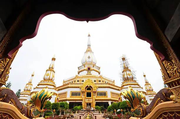 Photo of White pagoda in Wat Phra Mahathat Chedi Chaimongkol, Thailand