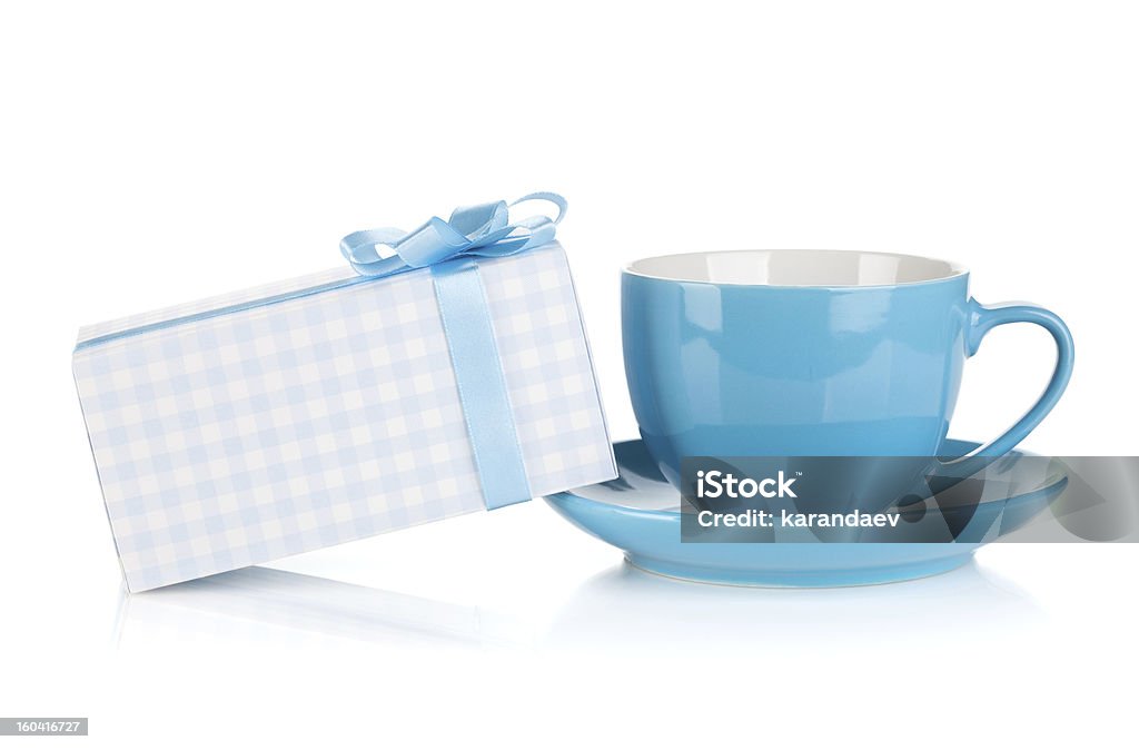 Blau Kaffeetasse und Geschenkbox mit Schleife - Lizenzfrei Blau Stock-Foto