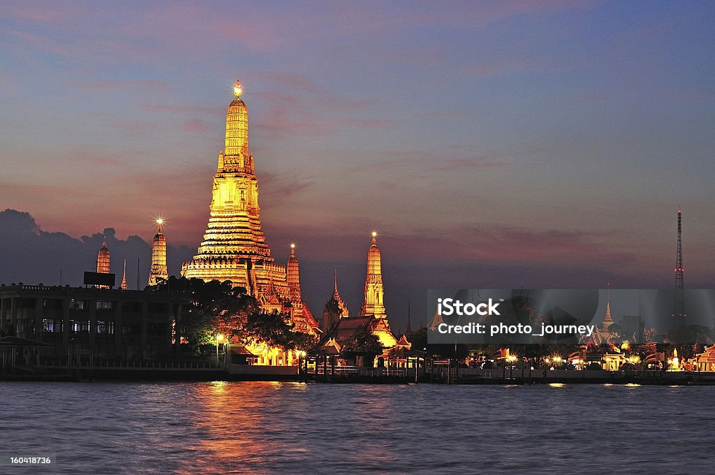 ワットアルンの夕暮れ時のバンコク,タイ - アジア大陸のロイヤリティフリーストックフォト