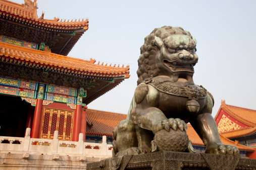The ancient buildings in the Forbidden City are majestic and majestic