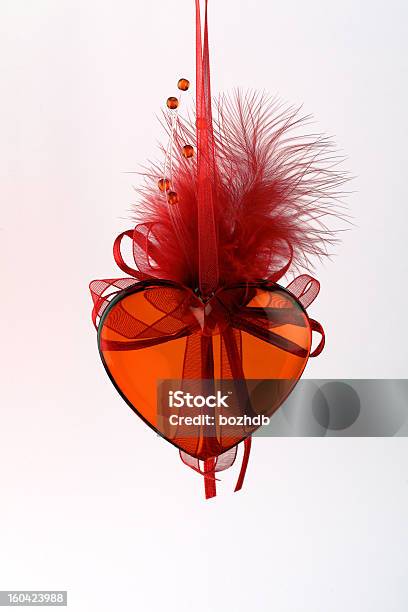 Rotes Glas Herz Auf Weiß Stockfoto und mehr Bilder von Dekoration - Dekoration, Februar, Feiern