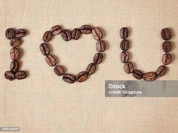 Foto de Declaração De Amor Com Grãos De Café e mais fotos de stock de Amor - Amor, Aniagem de Cânhamo, Assado