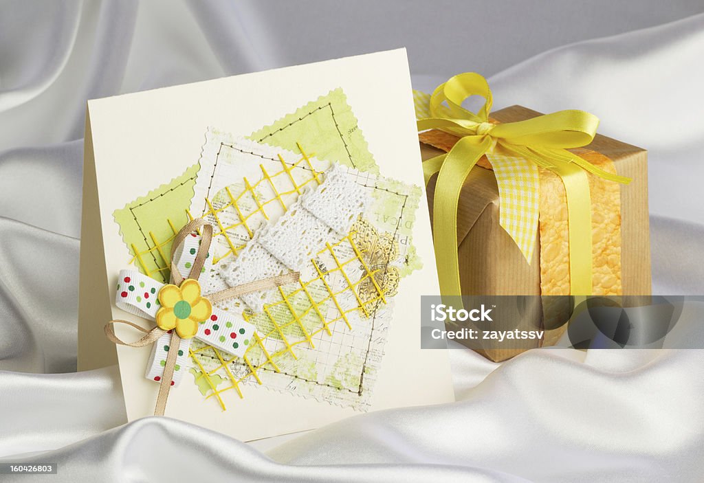 Manualidad tarjeta de felicitación y tienda de regalos - Foto de stock de Amarillo - Color libre de derechos