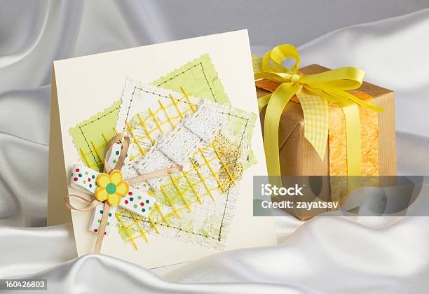 Feitos À Mão Oferta E Cartões De Saudações - Fotografias de stock e mais imagens de Amarelo - Amarelo, Aniversário, Arte