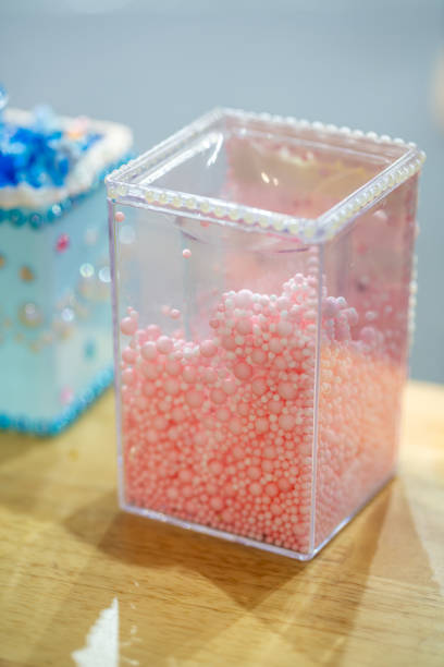 istock There are many pink balls in the box 1604324171