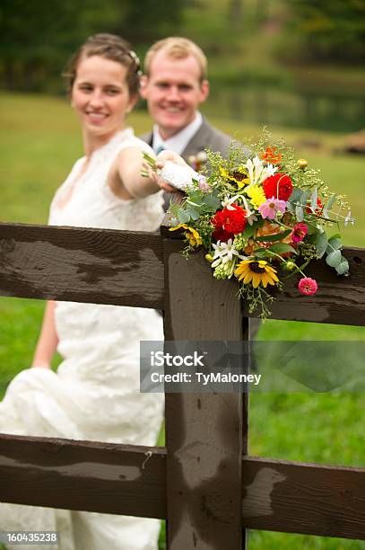 Photo libre de droit de Fleurs Pour Un Mariage banque d'images et plus d'images libres de droit de 20-24 ans - 20-24 ans, 25-29 ans, Amour