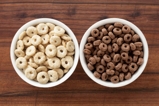 istock Vanilla and chocolate breakfast cereal rings 1604425437