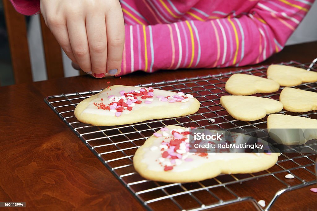 Decorando Valentine's'Cookies' - Royalty-free Bolacha Foto de stock