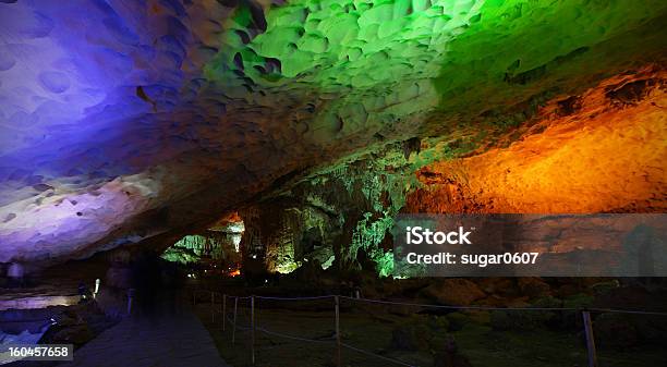 Felszeichnung Oder Cavern Mit Bunten Lichter Für Tourismus Stockfoto und mehr Bilder von Abstrakt