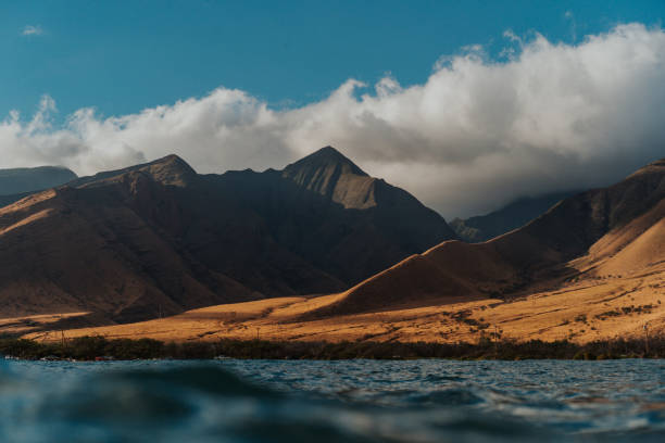 istock Mountains of Maui 1604677477