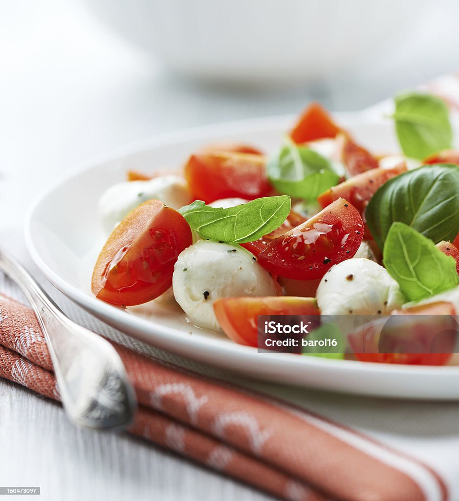 Insalata Caprese - Foto stock royalty-free di Alimentazione sana