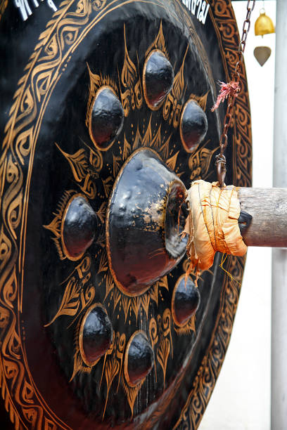 istock Gong at Wat Saket 160473179