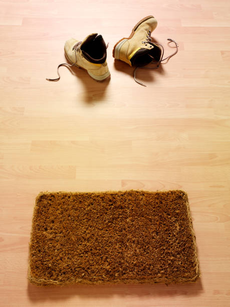 istock No Bills at the Door. 160473327