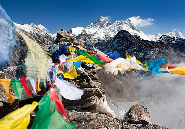 istock view of everest from gokyo ri 160473485