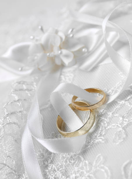 istock Entwined wedding Rings 160473562