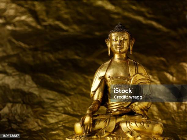 Sólido Buda De Ouro - Fotografias de stock e mais imagens de Antiguidade - Antiguidade, Antiguidades, Arcaico