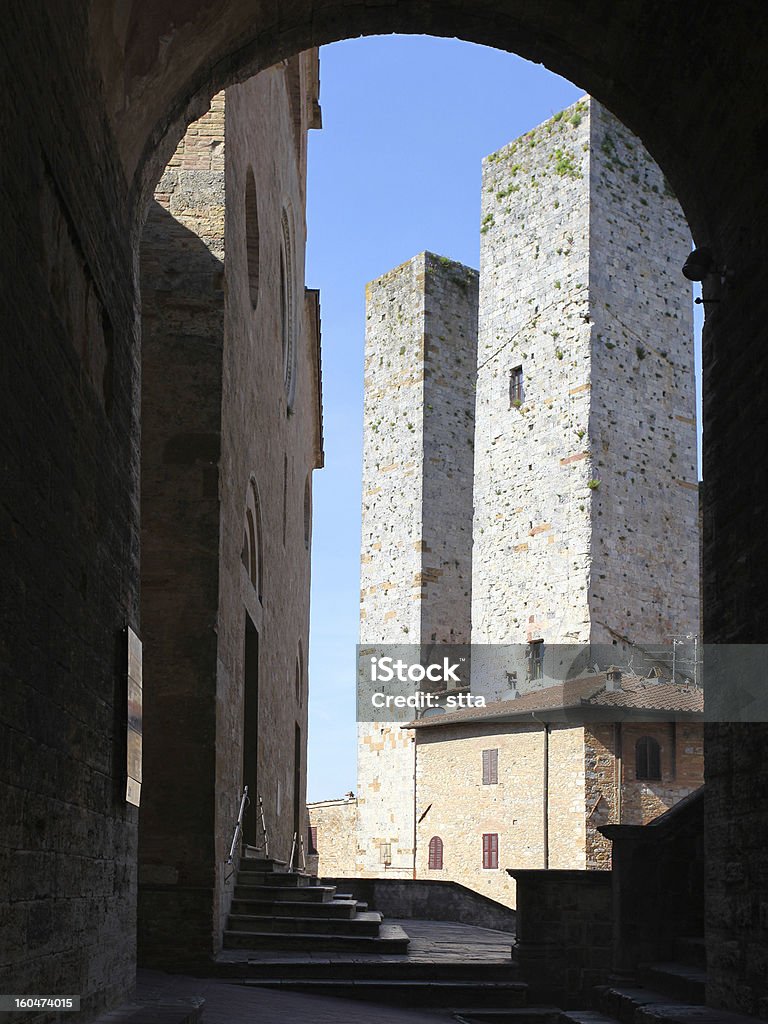 Distrito da piazza Duomo cidade medieval San Gimignano - Royalty-free Antigo Foto de stock