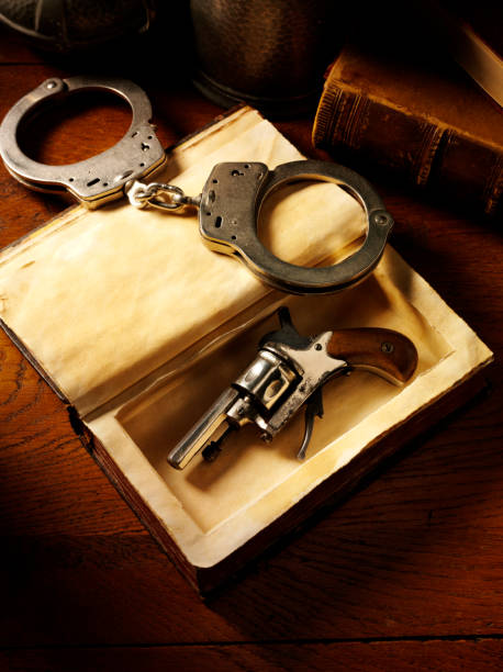 istock Edwardian Gun and handcuffs 160476816