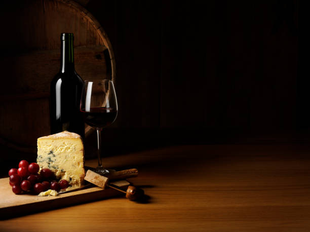 luxury с сыром и вином - wine bottle wine rustic liquor store стоковые фото и изображения