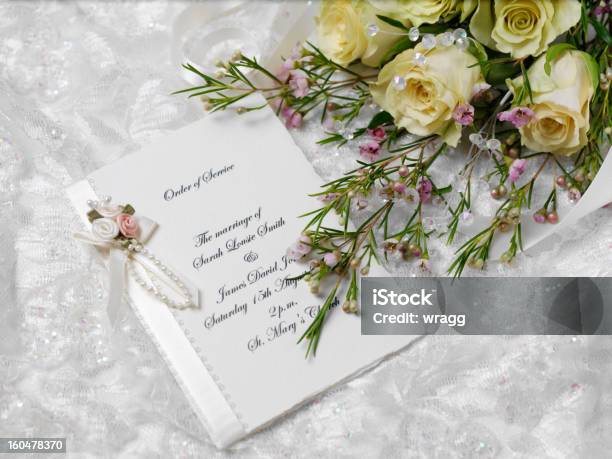 En El Día De Boda Foto de stock y más banco de imágenes de Amarillo - Color - Amarillo - Color, Boda, Casados