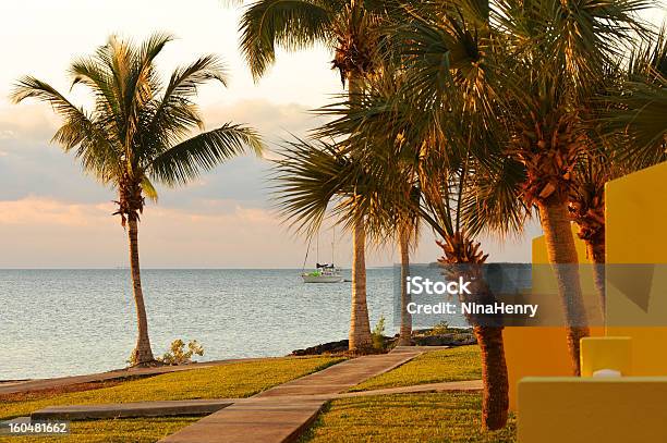Photo libre de droit de Magnifique Bahama Lever Du Soleil banque d'images et plus d'images libres de droit de Abacos - Abacos, Bahamas, Bateau à voile