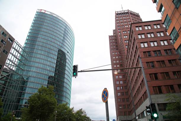 centrum berlina - berlin germany skyline germany central berlin zdjęcia i obrazy z banku zdjęć