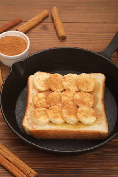 istock banana-cinnamon toast 1604833711