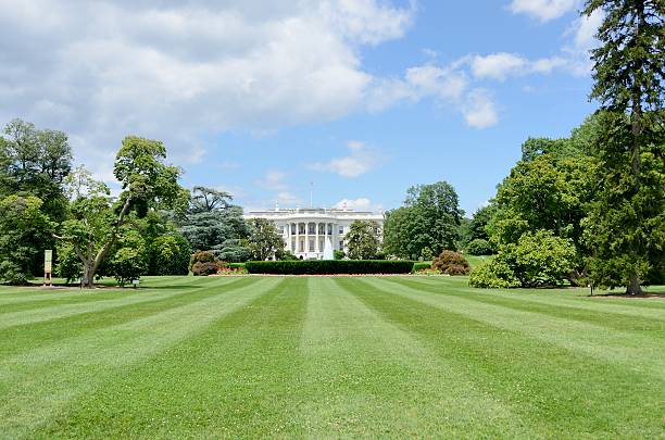 White House The White House, the office and home of the current president of the USA in downtown Washington DC. white house exterior stock pictures, royalty-free photos & images