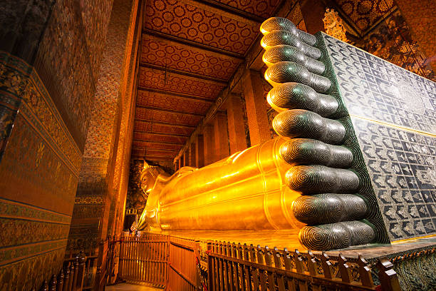 istock Reclining golden Buddha at Wat Pho 160486667