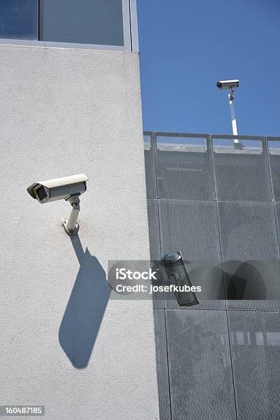 Cámaras De Seguridad Foto de stock y más banco de imágenes de Arquitectura - Arquitectura, Big Brother, Ciudad