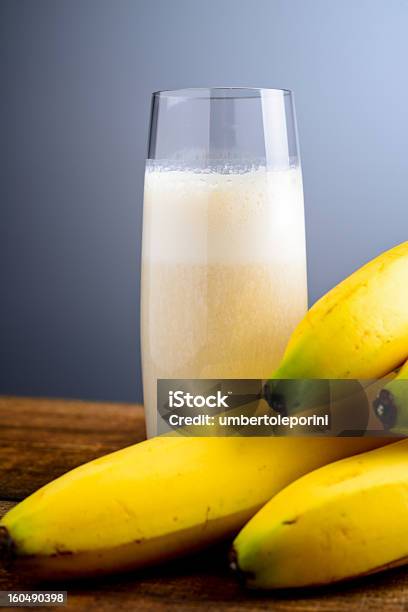 Bananenmilchshake Stockfoto und mehr Bilder von Banane - Banane, Bananen-Smoothie, Erfrischung