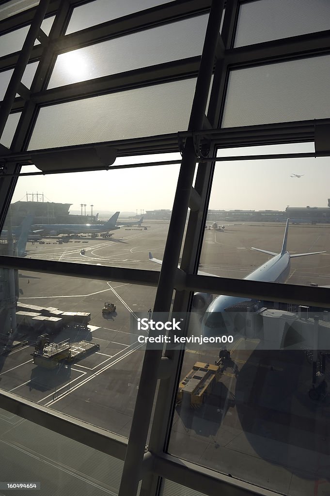 Самолета в аэропорт - Стоковые фото Архитектура роялти-фри