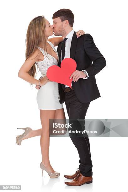 Amantes Mostrando Amor - Fotografias de stock e mais imagens de Abraçar - Abraçar, Adulto, Amor