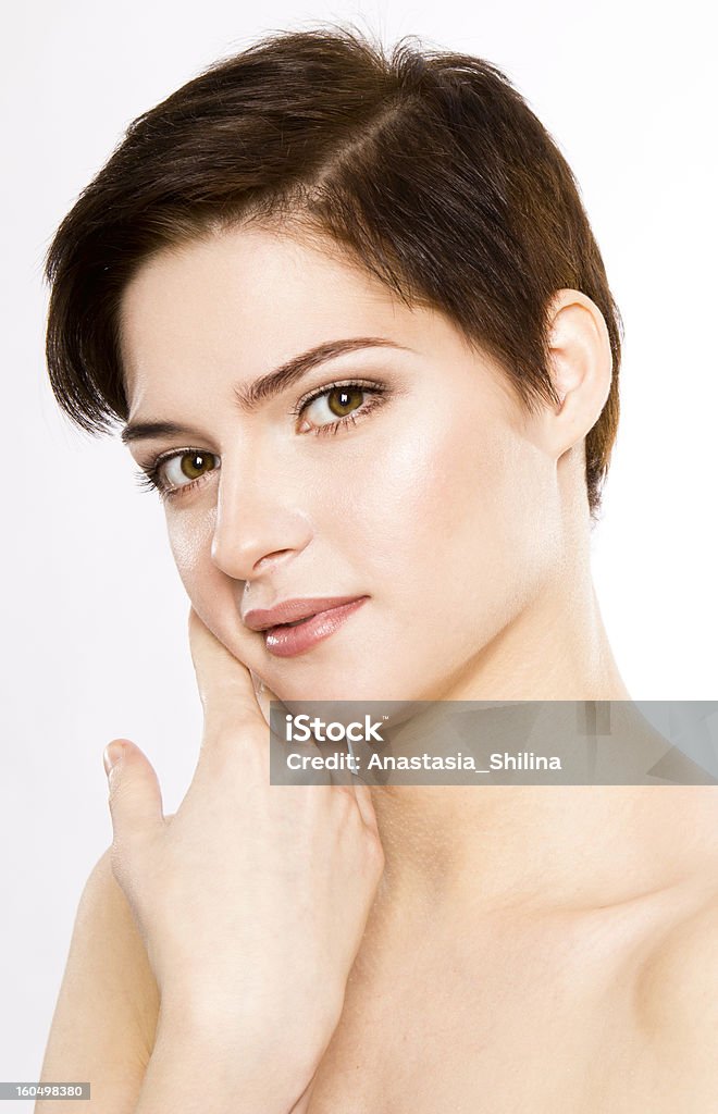 Hermosa chica con el pelo corto - Foto de stock de 18-19 años libre de derechos