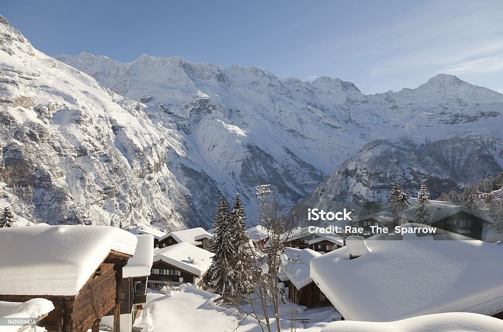 La neige recouvert de toits en Mürren, Suisse - Photo de Murren - Suisse libre de droits