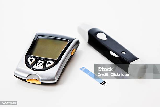 Photo libre de droit de Diabète Glucose Niveau Analyse De Sang Glucometer Kit banque d'images et plus d'images libres de droit de Diabète