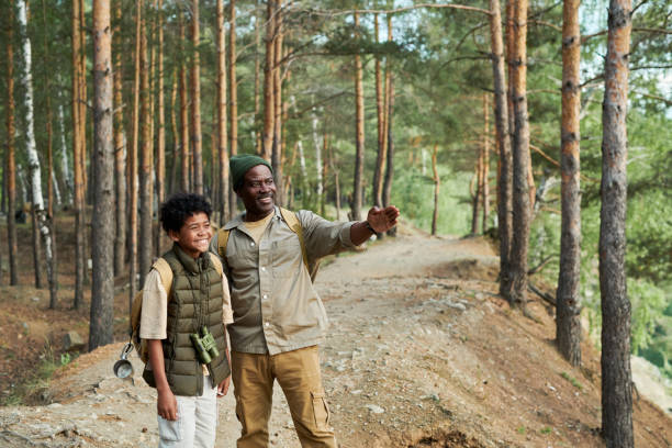 istock Dad having travel with his son 1605142066